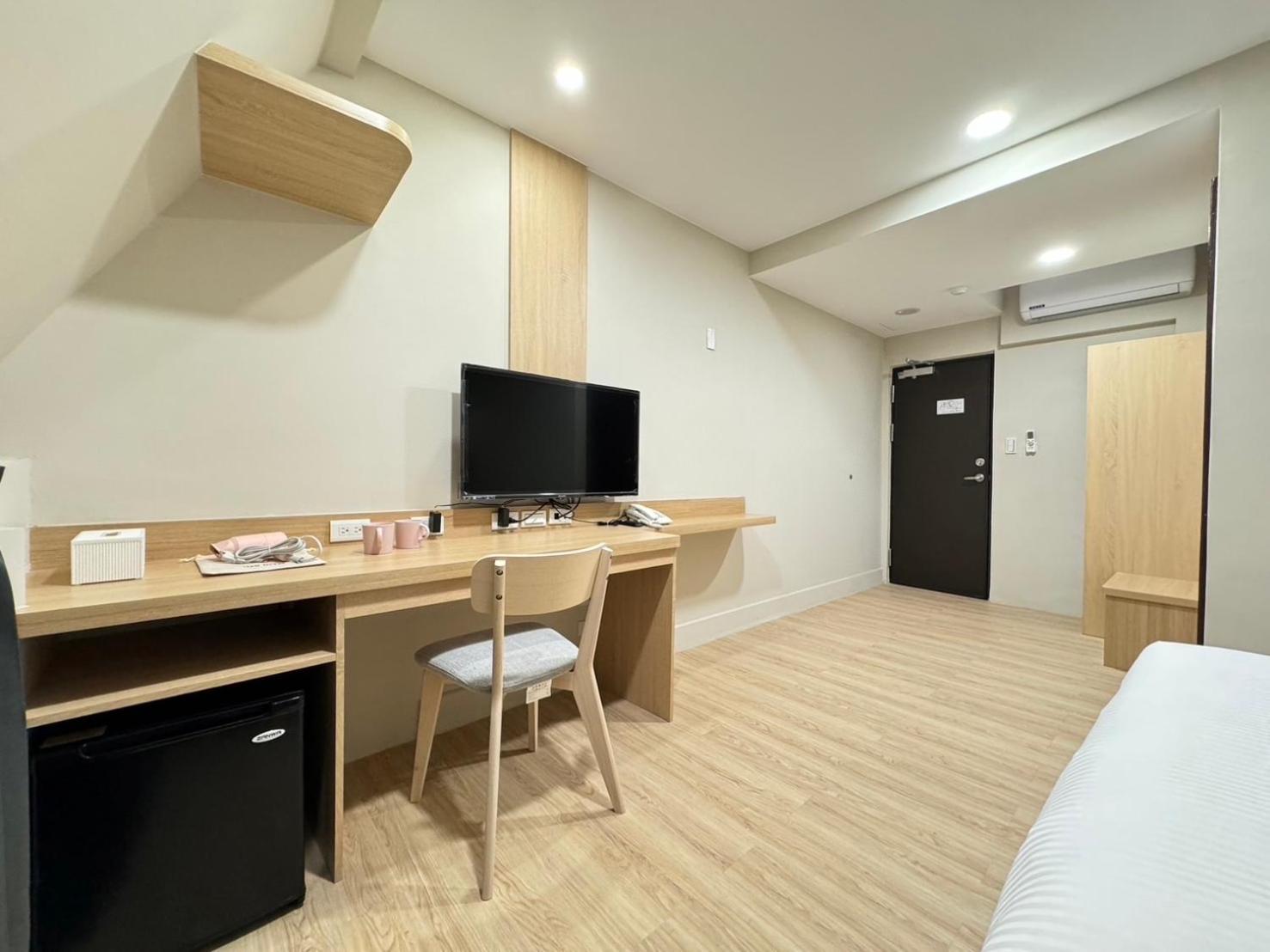 Yoshi Hotel - Tainan Sinmei Branch מראה חיצוני תמונה