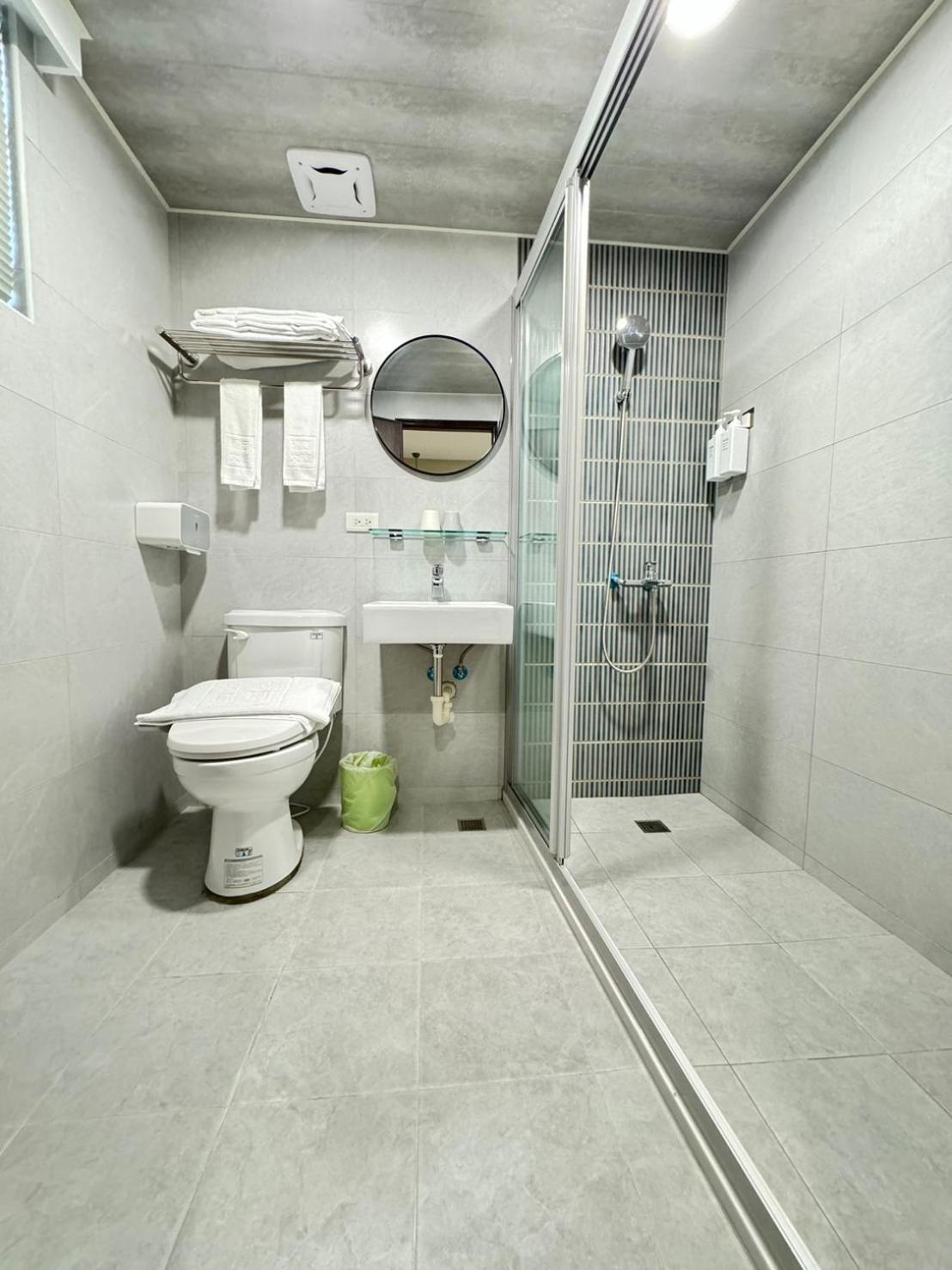 Yoshi Hotel - Tainan Sinmei Branch מראה חיצוני תמונה